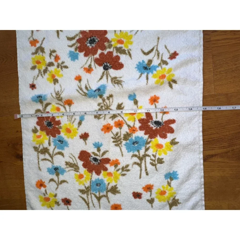 Vintage 1970s‎ Dundee Bath Hand Towel, Floral Boho